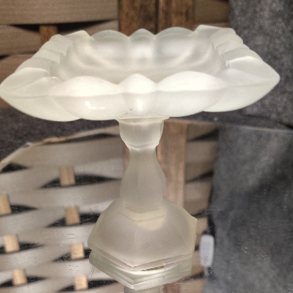 Tiara Elegant Frosted Glass Pedestal Dish